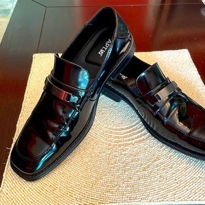 Mens Dress Shoes - New. APT 9 - Size 10
